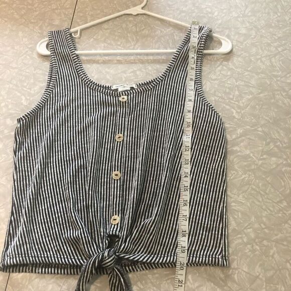 caution to the wind striped crop top tied bottom buttons black white size m - Picture 5 of 6